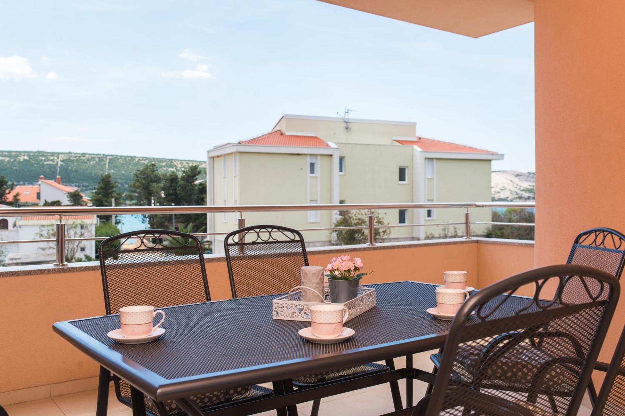 Apartments Kristina, Place For The Family Stara Novalja Luaran gambar