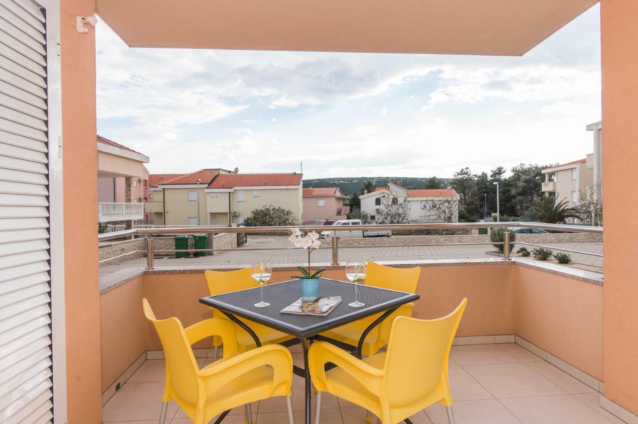 Apartments Kristina, Place For The Family Stara Novalja Luaran gambar